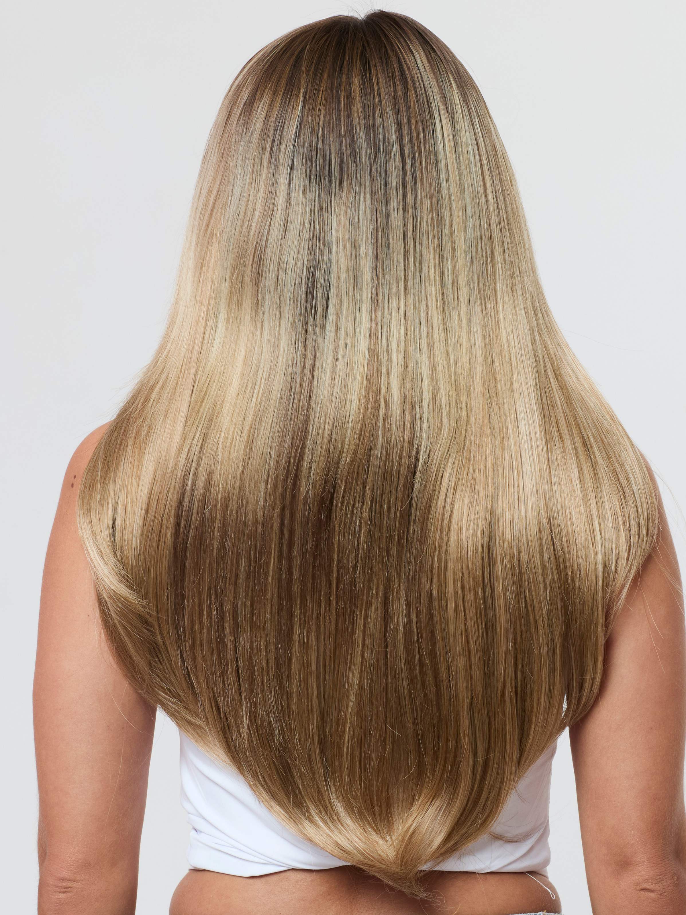RiRi Deluxe 18" Synthetic Flick Clip-In Hair Extensions - Image 4